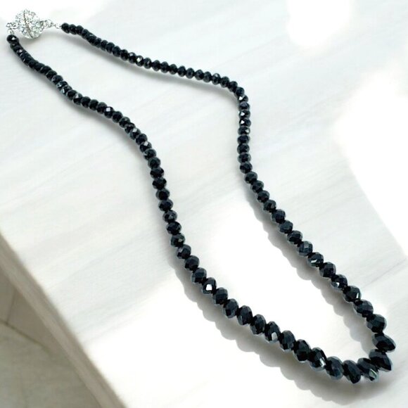 Black Shinny Glass Faceted Beads Necklace 18 inches Magnetic Clasp Prom Wedding - Picture 1 of 7